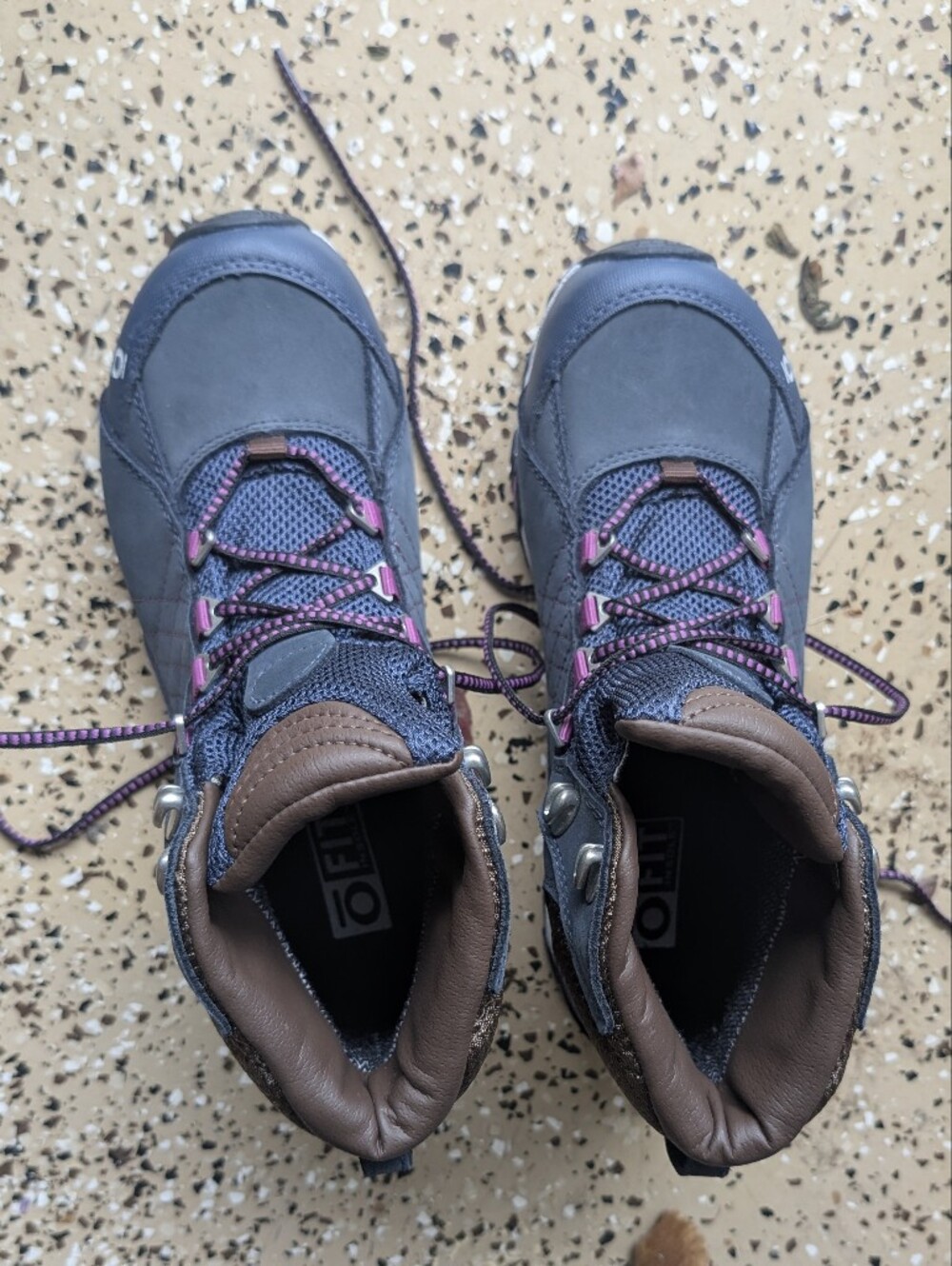WIDE SIZE 7 Oboz Hiking Boots